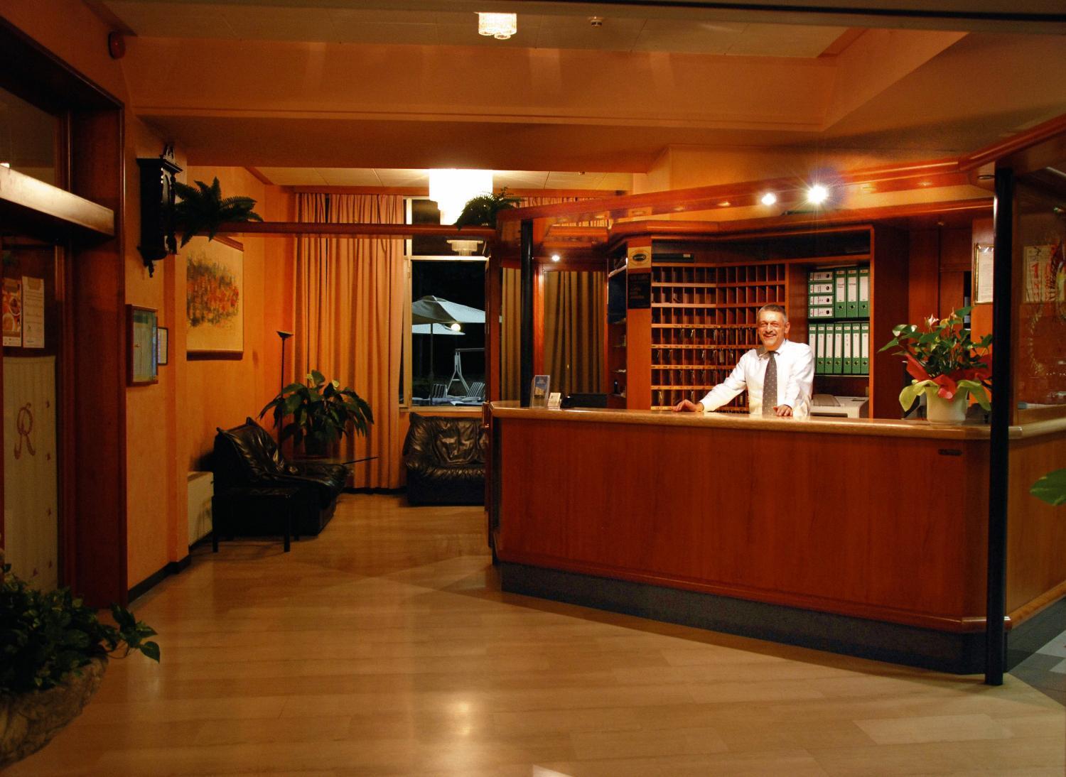 Hotel Olimpic Castel Maggiore Kültér fotó
