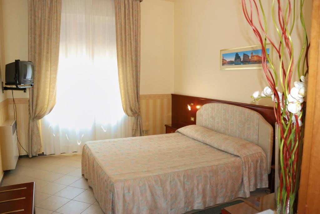 Hotel Olimpic Castel Maggiore Kültér fotó
