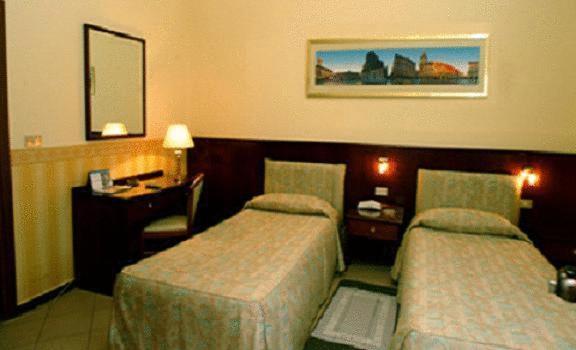 Hotel Olimpic Castel Maggiore Szoba fotó